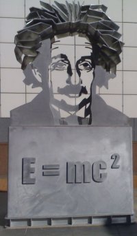 Statue of Einstein outside the Science Museum in Canberra