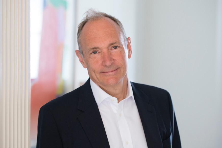 Tim Berners-Lee fotója, ahogy a jelentésben indexképként megjelenik